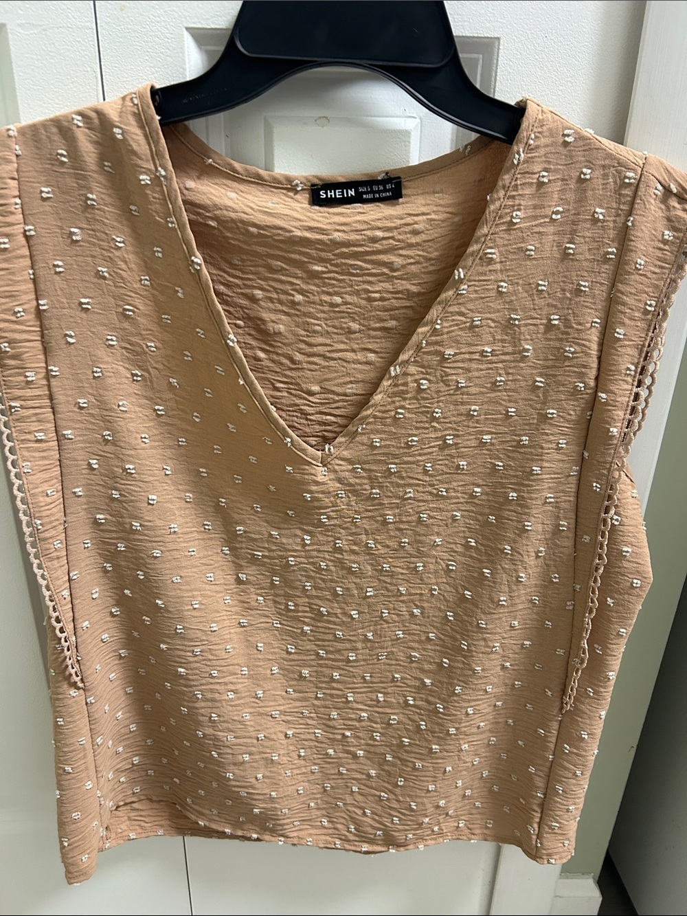 SHEIN Beige Textured V-Neck Sleeveless Tank Top